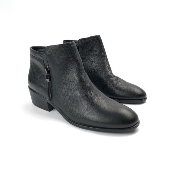 aerosoles mythology booties black